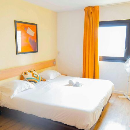 Paris Retreat 5 Minutes From Hoche Metroparking Apartment Pantin Exterior foto