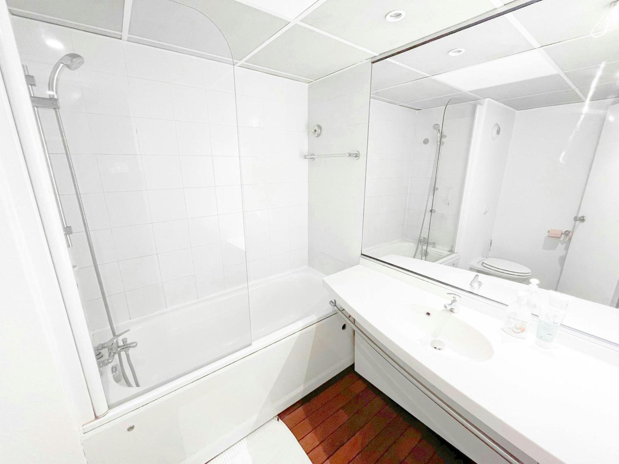 Paris Retreat 5 Minutes From Hoche Metroparking Apartment Pantin Exterior foto